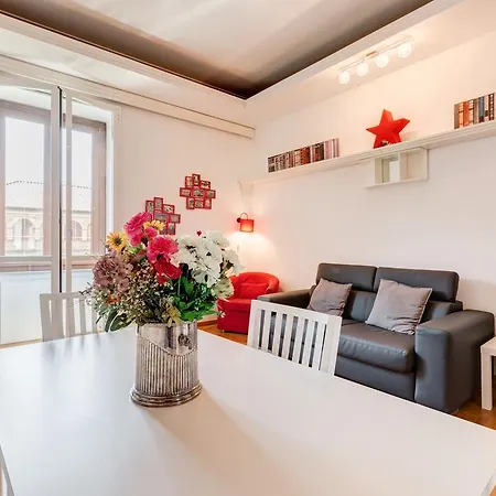 Lulu House *